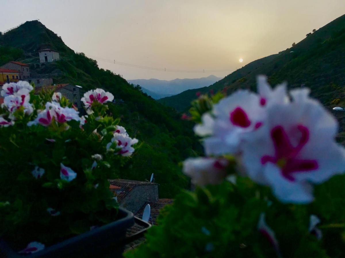 Borgo Manca Suite Sasso di Castalda Exterior foto